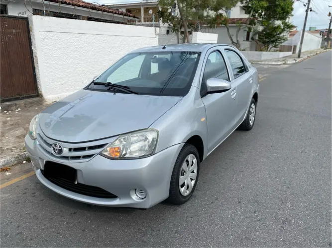 Toyota Etios X Sedan 1.5 Flex 16V 4P Mec. 2014