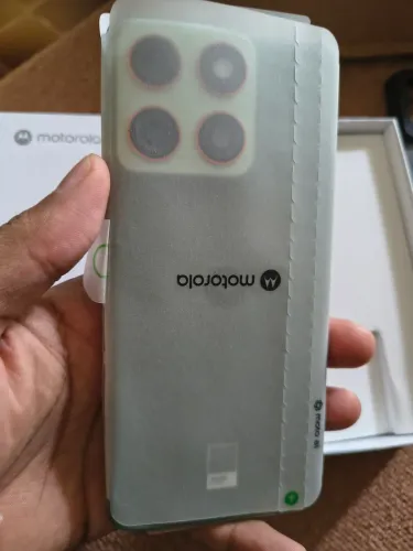 Vendo Motorola Edge 70 8/256gb completo com nota fiscal zero sem uso . 
