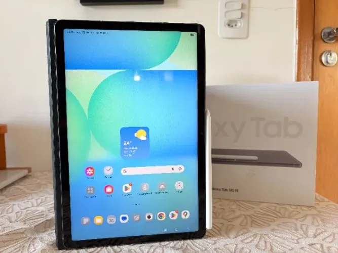 Tablet Samsung Galaxy Tab S10 FE  - Em estado de novo, com caixa e garantia até julho/2026