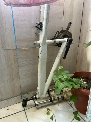 Vendo quandro aro 26  com amortecedor de 2 andar 