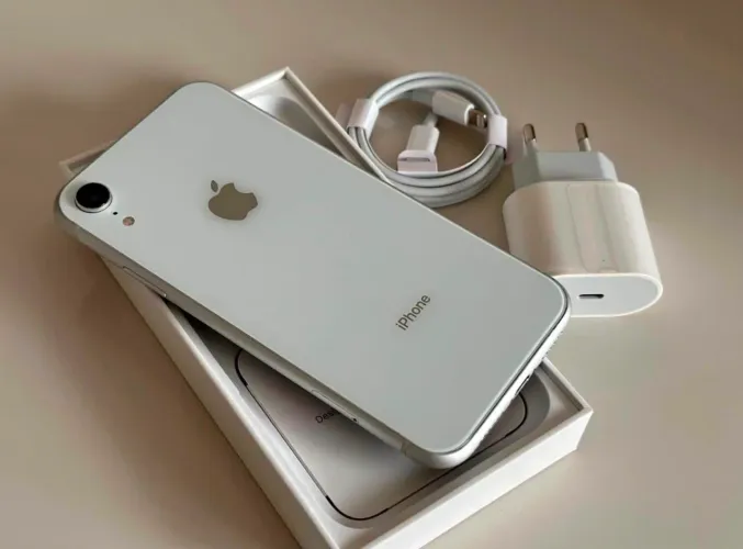DESAPEGO: iPhone XR 64GB Branco