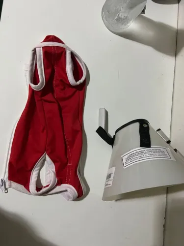 Kit castração colar elizabetano e roupa cirúrgica 