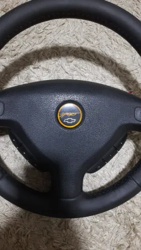 Volante Chevrolet Astra Sport com comando de som raras condições - original de época 