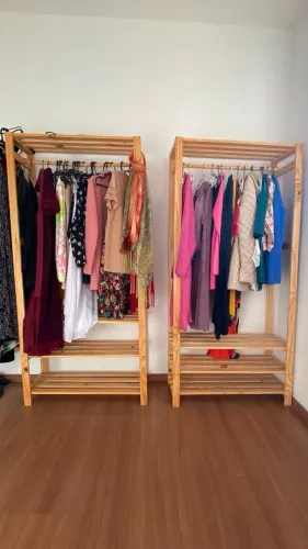 Arara de Roupas em Madeira (Estilo Closet) - Excelente Estado!