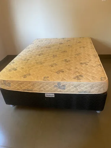 Cama de casal box