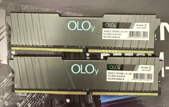Kit Memórias DDR4 16gb(2X8) 3200MHZ Oloy- Loja física