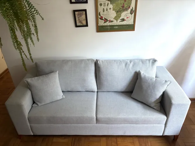 Sofá 2 lugares 2,05 m | cinza claro | excelente estado