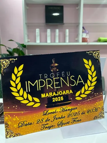 Precisamos de Cabeleireira ou auxiliar com experiência 
