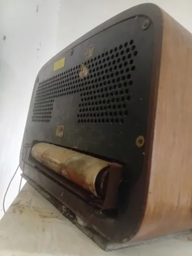 Vendo rádio dos anos 50