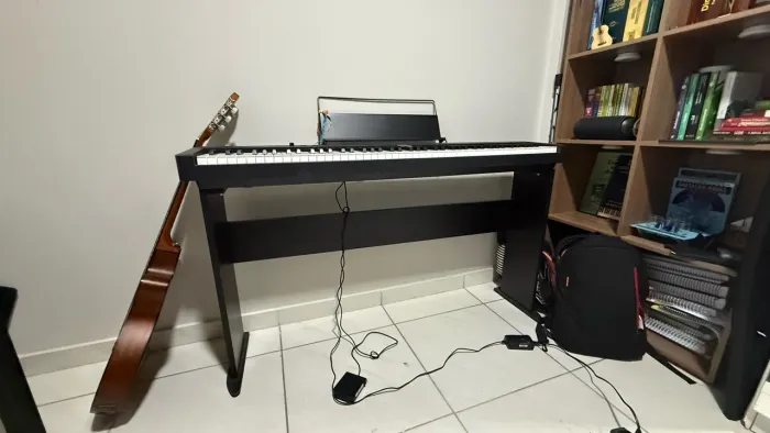 Piano Digital Casio CDP-S110 88 teclas + estante + pedal
