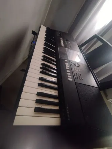 Teclado psr e423 em perfeito estado 