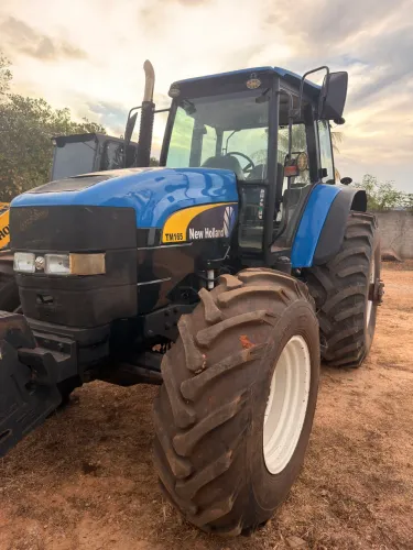 Trator New Holland TM 165 2015