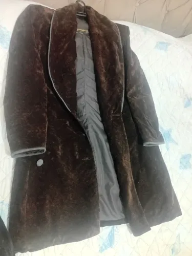 Vendo casaco e um vestido 