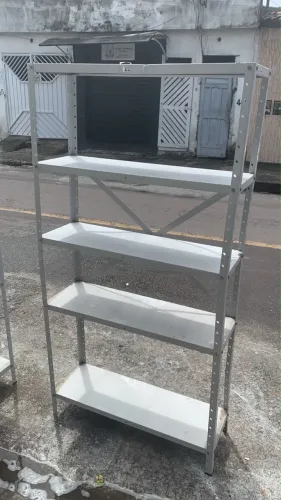 Estante de aço usada 