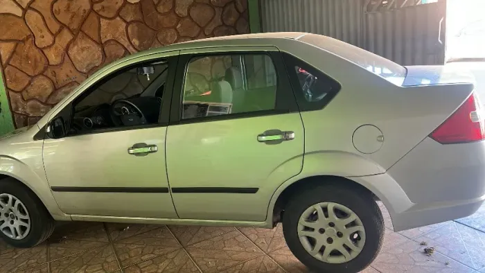 Ford Fiesta Sed. Personnalite 1.0 8V 4P 2005