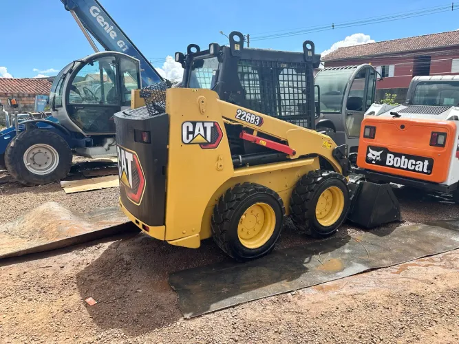Mini Carregadeira CAT Caterpillar 226B3 - 2021