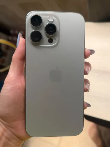 IPHONE 16 PRO MAX 256GB SEMI-NOVO SEM DETALHES BEM CONSERVADO