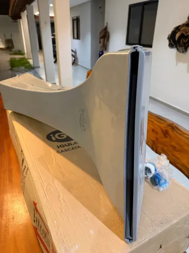 Cascata para Piscina iGUi - NOVA, SEM USO - R$ 200