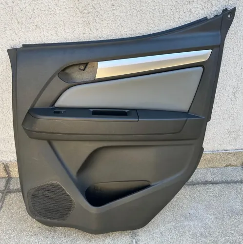 Forro da porta traseira direita da S10 2023