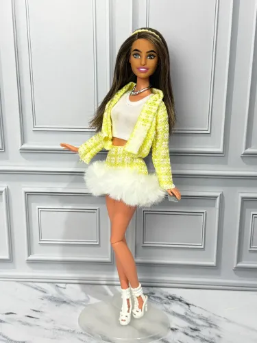 Barbie com corpo articulado
