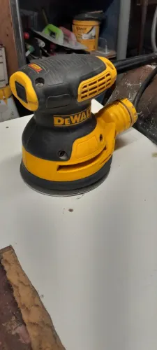 Lixadeira orbital dewalt.