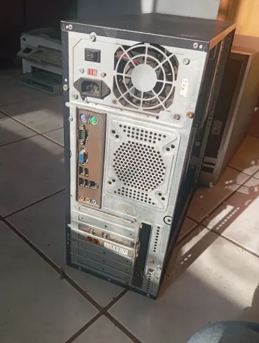PC Desktop Antigo Celeron D430 - 3GB RAM - HD 160GB - Ideal Win / Linux / Estudos / Retro