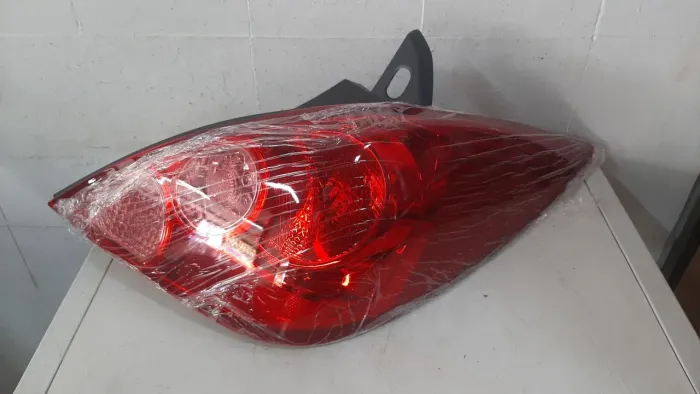 Lanterna tiida hatch