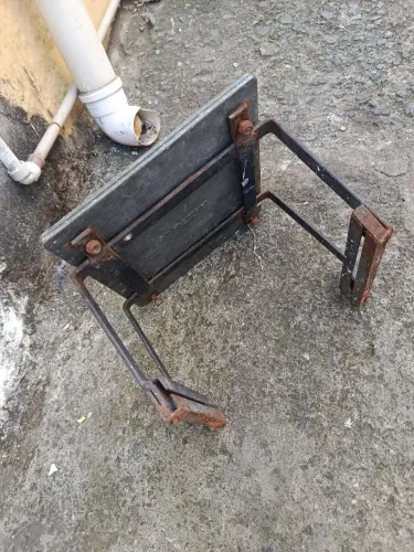 Suporte para baú de carga