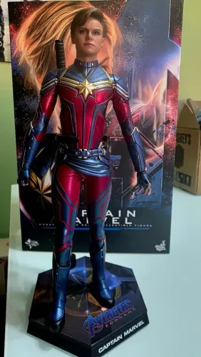 Captain Marvel "Endgame" Hot Toys 1/6