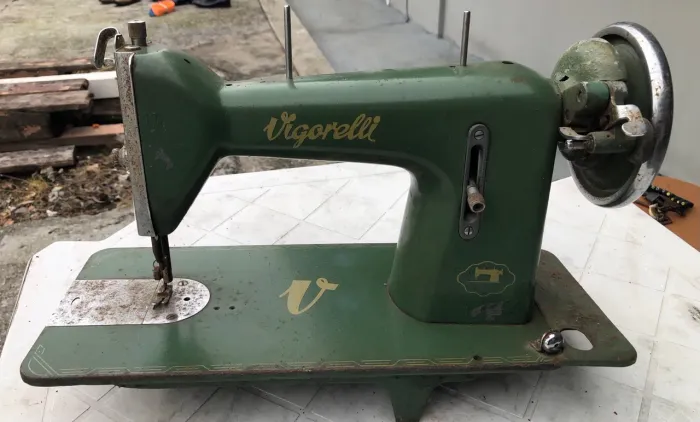Máquina de Costura Vigorelli