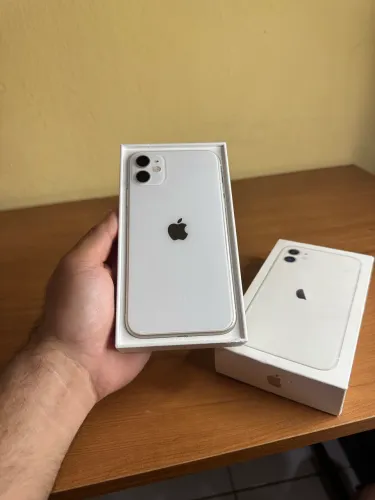 iPhone 11 - PARCELO NO CARTÃO!