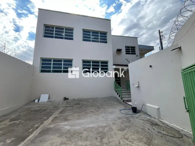 Casa comercial para locação bairro Cidade Nova