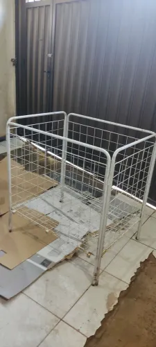 Quadrado  de metal