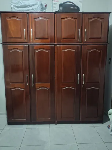 VENDO GUARDA ROUPA DE MADEIRA MACIÇA