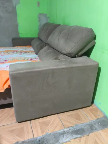 Sofá retrátil e reclinável
