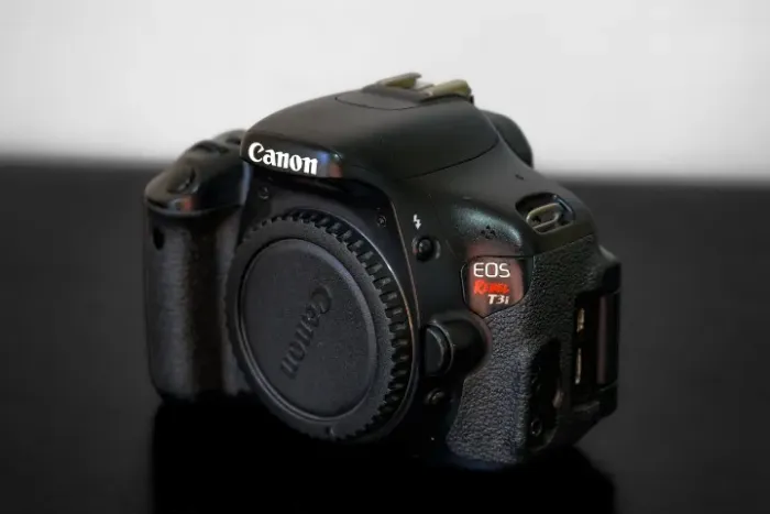 Câmera Canon T3i 600D Corpo 22 Mil Cliques