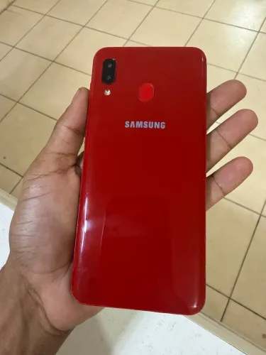 SAMSUNG A20