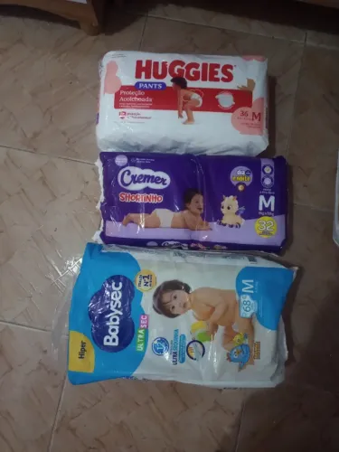 03 Pacotes Fraldas Descartáveis Tamanho M