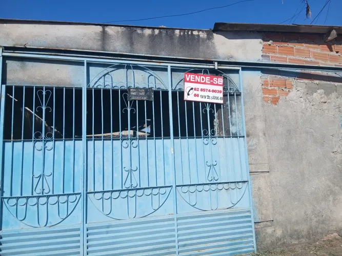 vende se uma lote com barracão.
