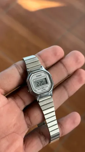 Relógio Casio Digital Prata Retrô - Estilo Vintage