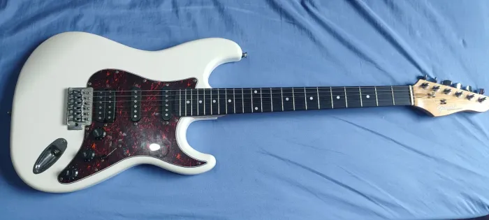 Guitarra Gianini em boas condições