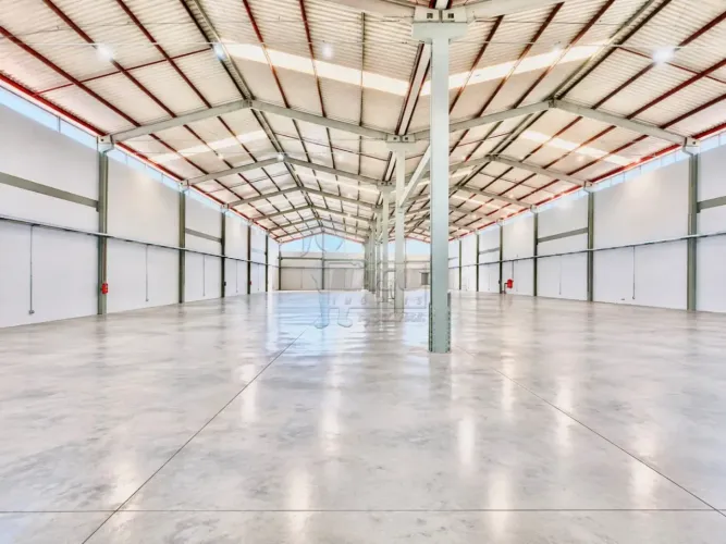 Galpão de 3.325m² com 04 vestiário para locação - Jardim Santana