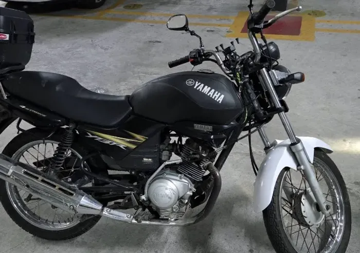 Moto YBR 125 cilindradas 4 tempos ano 2008 cor preta