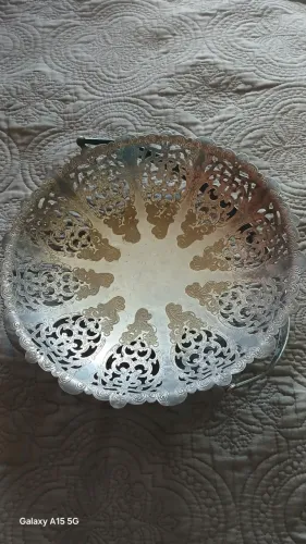 Antiga Fruteira em Prata.