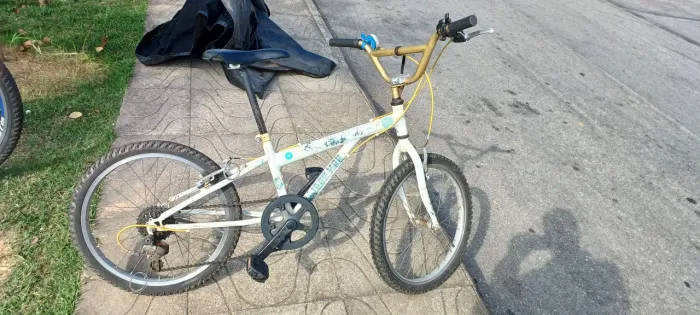 Bicicleta caloi aro 20