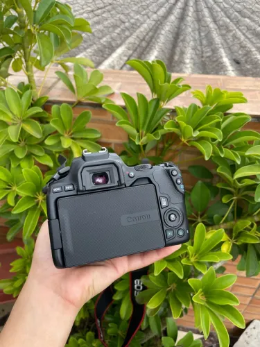 Canon EOS Rebel SL3 24.1MP - Corpo - Excelente Estado