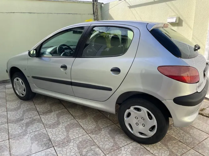 Vende se Peugeot R$ 12.000