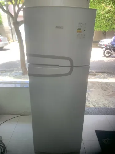 Geladeira cônsul   Duplex. Funcionado certinho. I tem garantia 