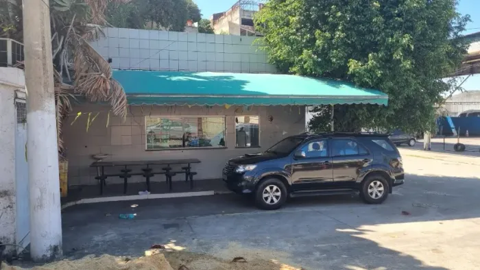 TOLDO SEM LONA 7,50 X 4,70 ARMAÇÃO EM PERFEITO ESTADO PRECISA DE LONA. NÃO ENTREGAMOS