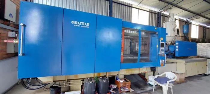 Injetora Plásticos Haitian 530 Ton